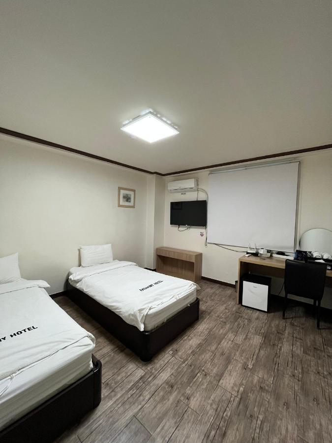 Ekonomy Hotel Mokpo Ngoại thất bức ảnh